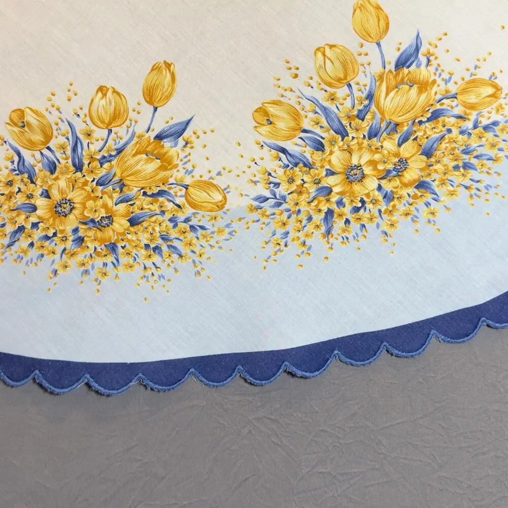 VINTAGE 60s 70s 9pc Floral Tablecloth and Matching Cloth Napkins Table Setting